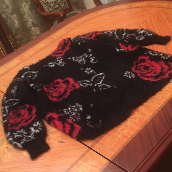 Urban Outfitters Floral Fuzzy Buttoned Hi-Low oversized Sweater Cardigan Sz.XS - Picture 14 of 14